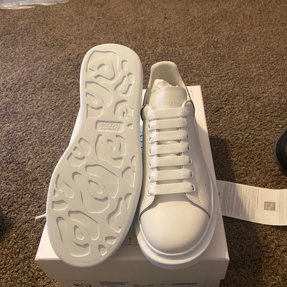 $500 - Picture 1 of 5